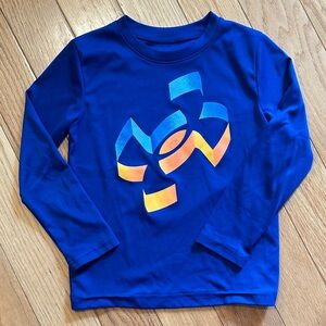 Long sleeve blue UA shirt